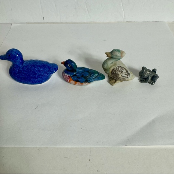 Vintage collection of an animals. 3 ceramic ducks and 1 pewter frog. - Picture 8 of 12